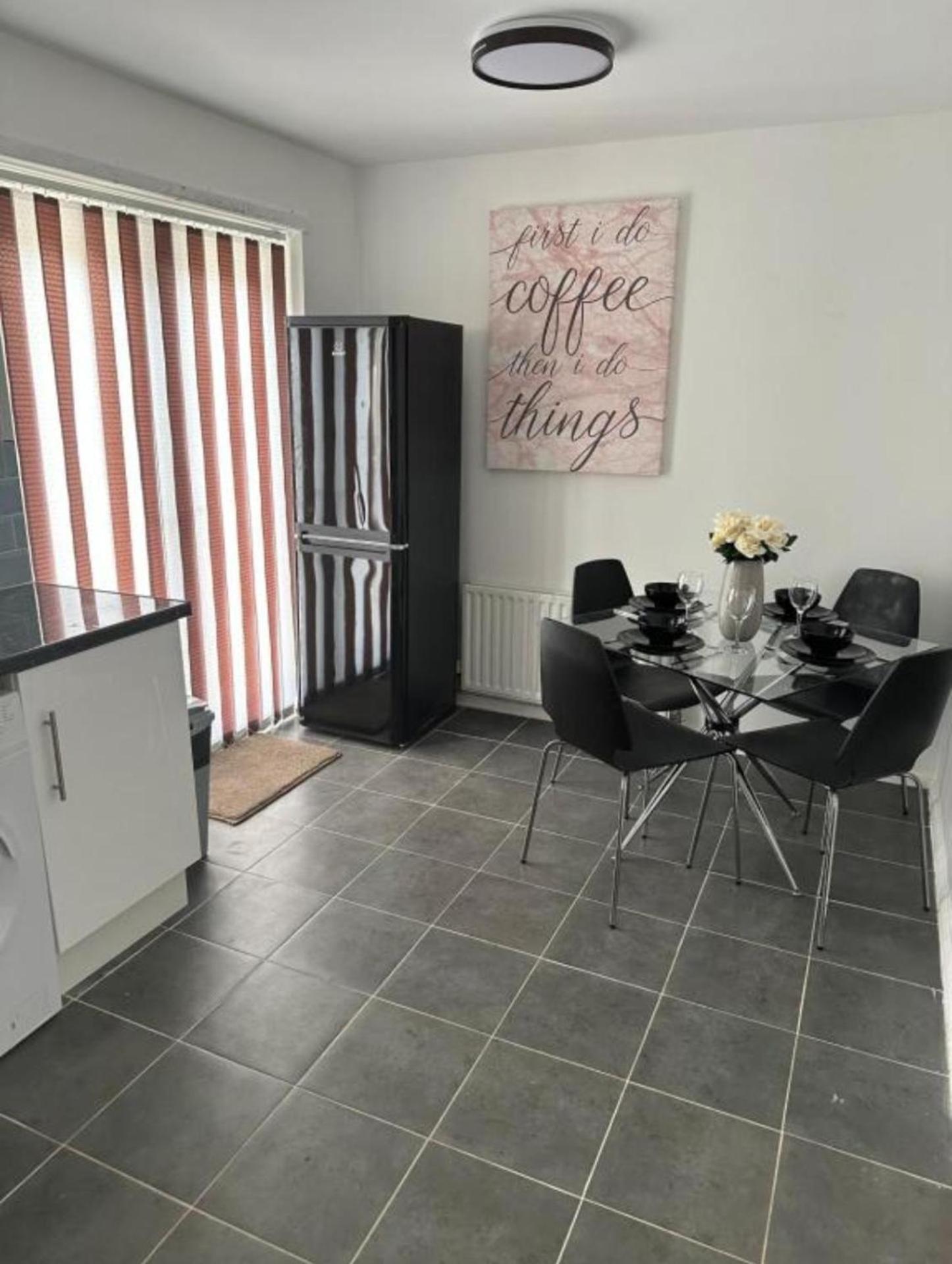 Stunning 3-bed House In Casa de férias Manchester